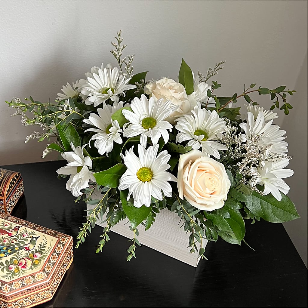 Fresh Linen Box Bouquet – San Diego Finest Florist, San Diego CA